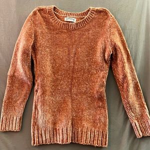 Sweater Size Large: L